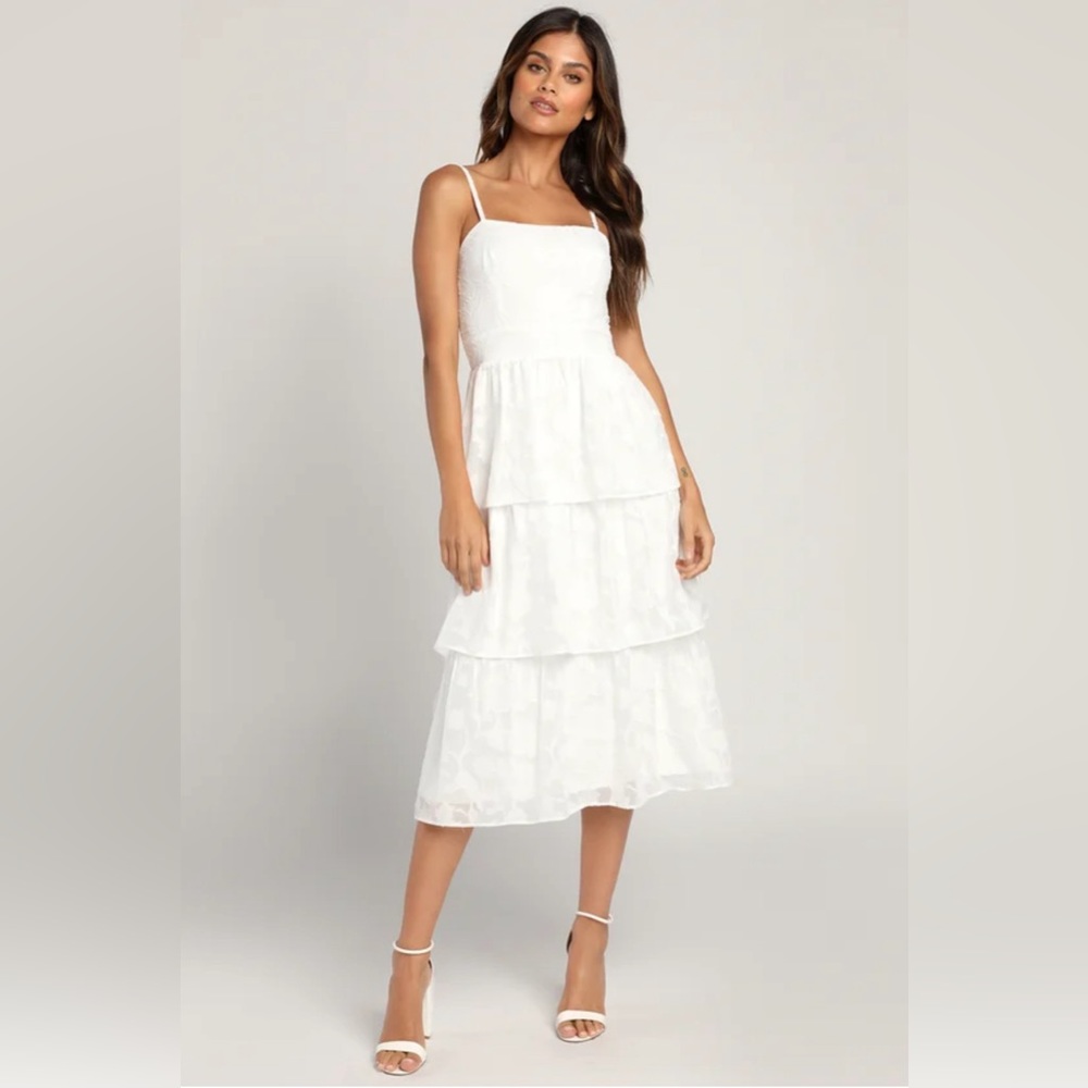 Lulu’s white dress